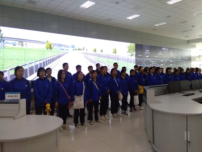 什邡市职业中专学校学生来我院参观学习