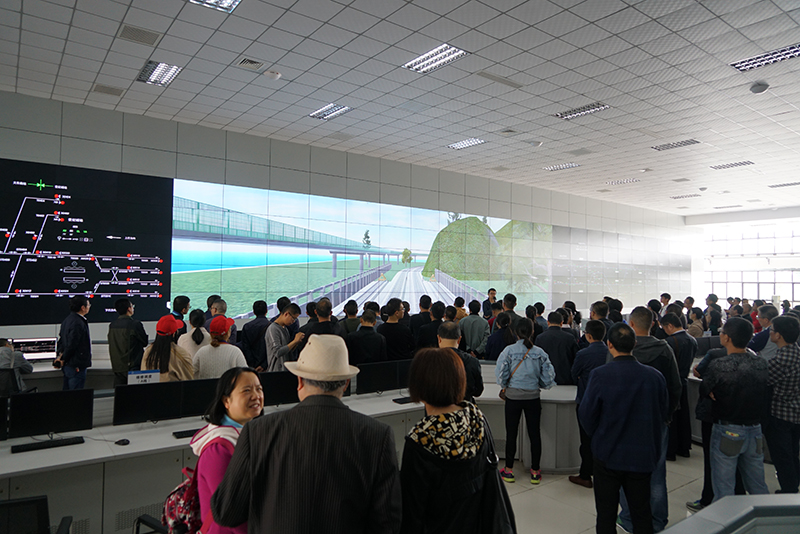 德阳市物理教育专家委员会一行莅临我院参观交流